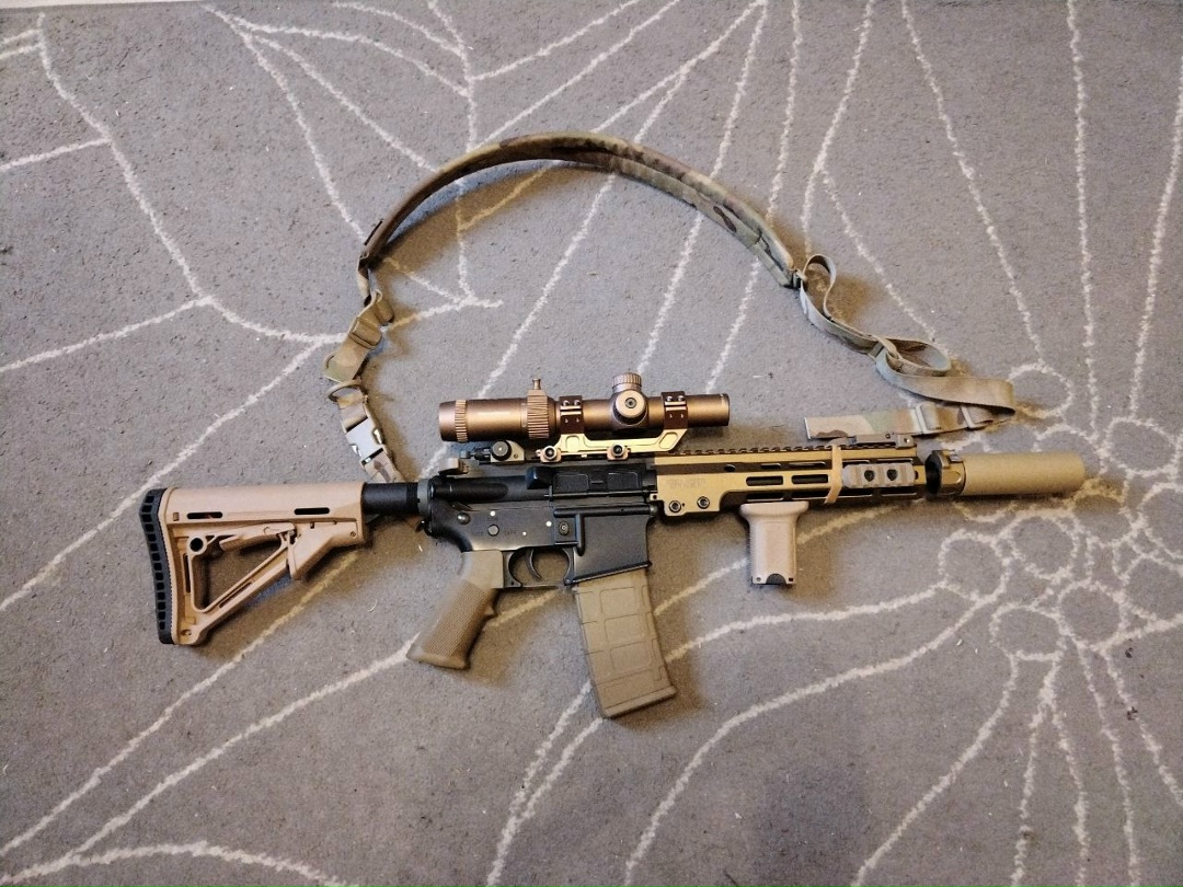 East Crane MK16 URG-I